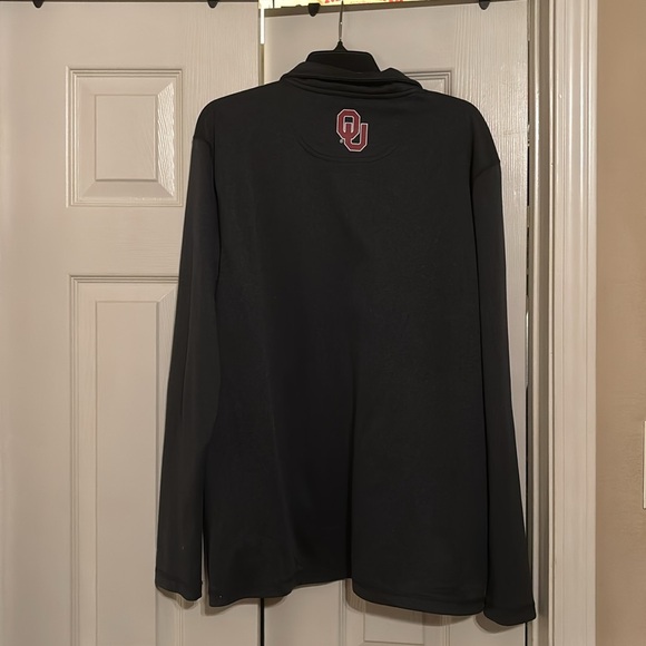 Men's Oklahoma Sooner Champion brand 1/4 zip. - Picture 2 of 3
